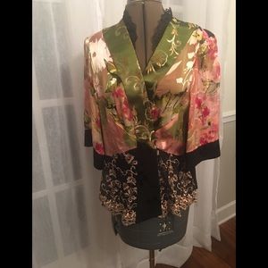 Silk like patchwork jacket with lace.